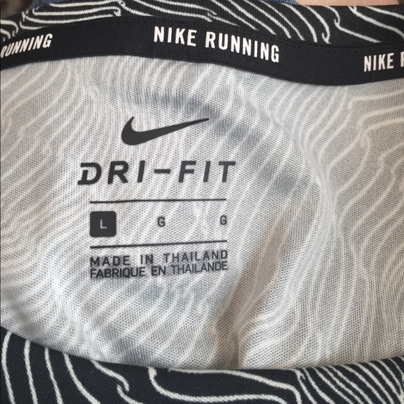 Like New NIKE Running Shirt Large - Picture 5 of 6