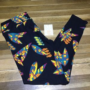 LuLaRoe T&C Leggings black w/neon feathers NWT