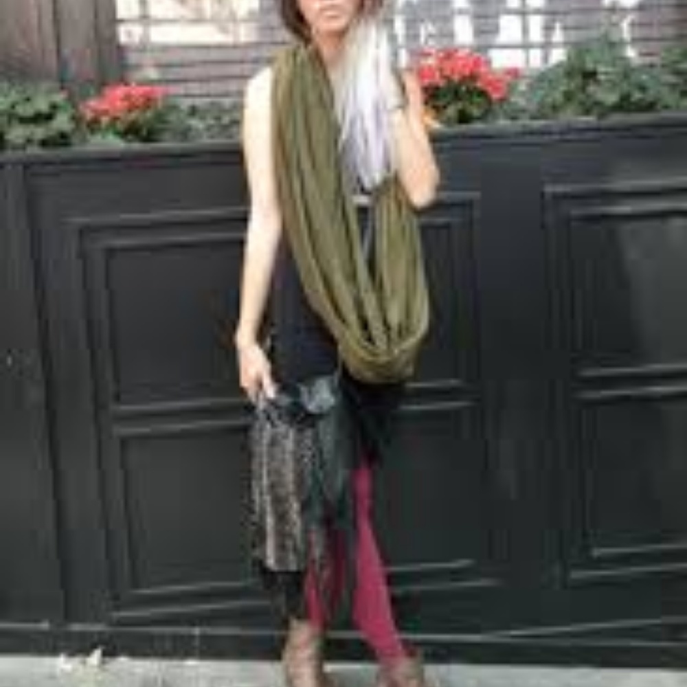 NWT American Apparel Circle Scarf in Dark Olive