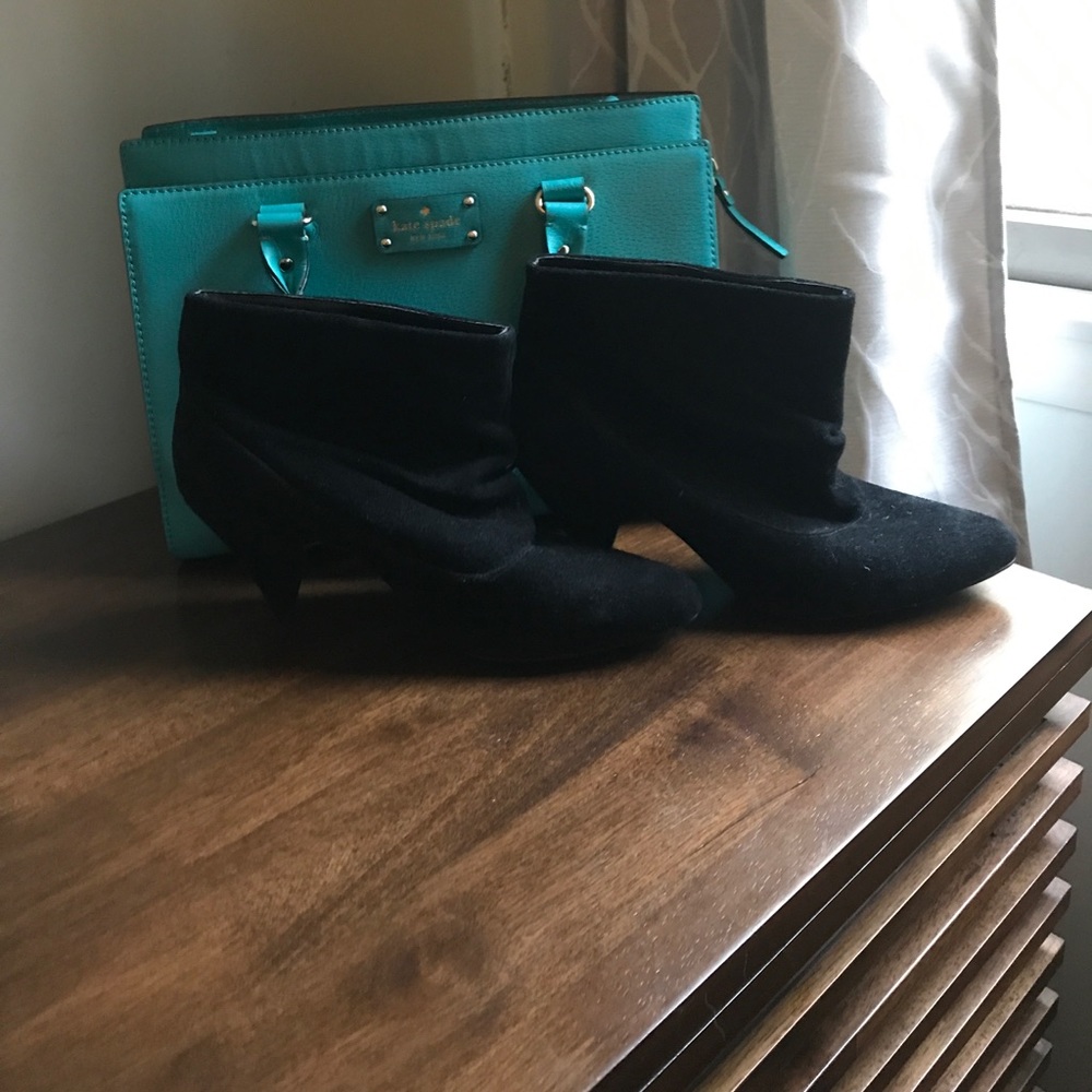 Kimchi Blue Black faux suede boots size 9