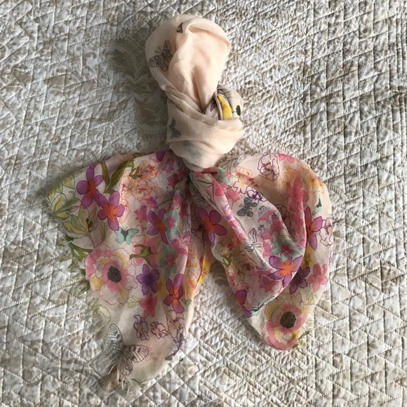 Charming Charlie scarf - Picture 2 of 3