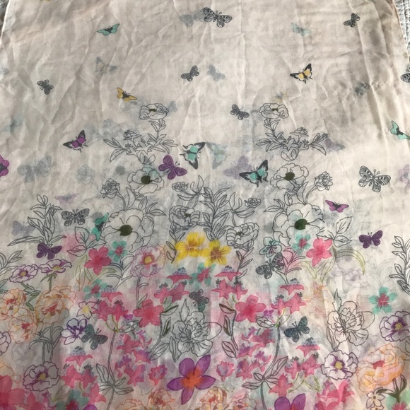 Charming Charlie scarf - Picture 3 of 3