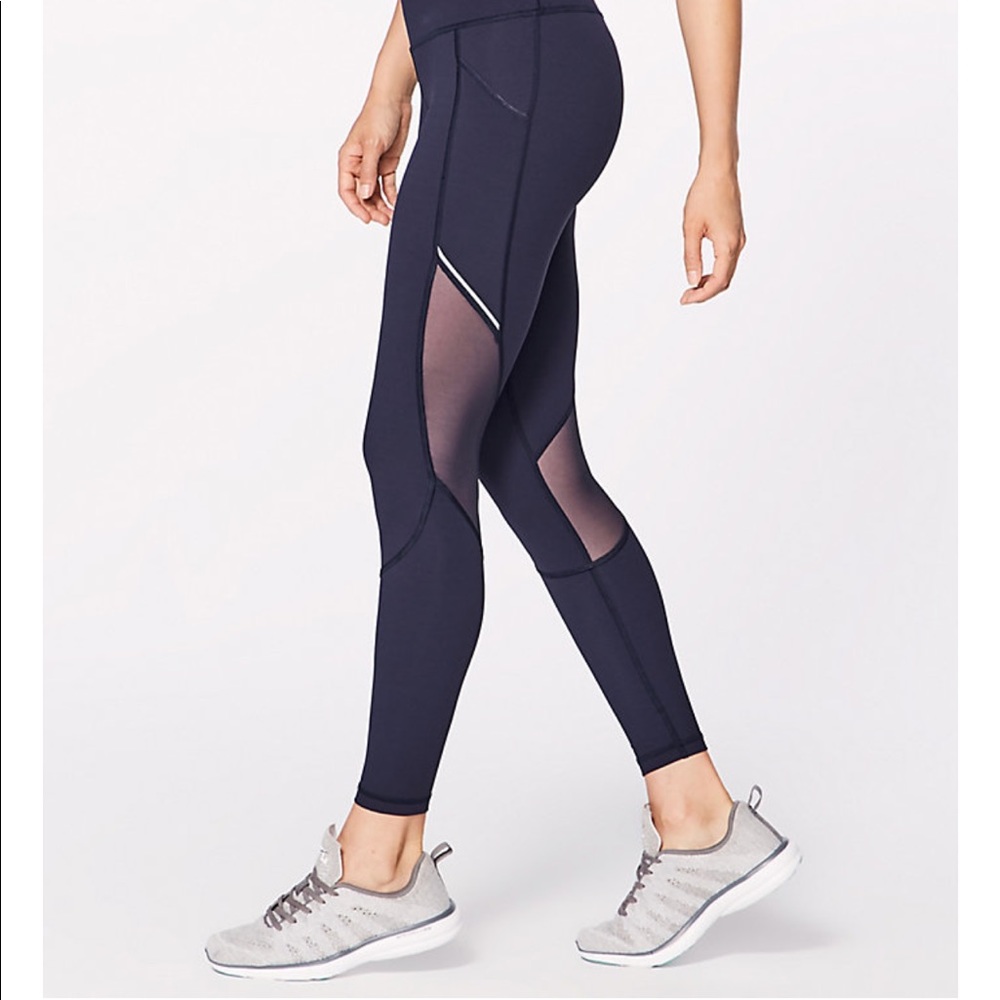 Lululemon size 6 navy leggings