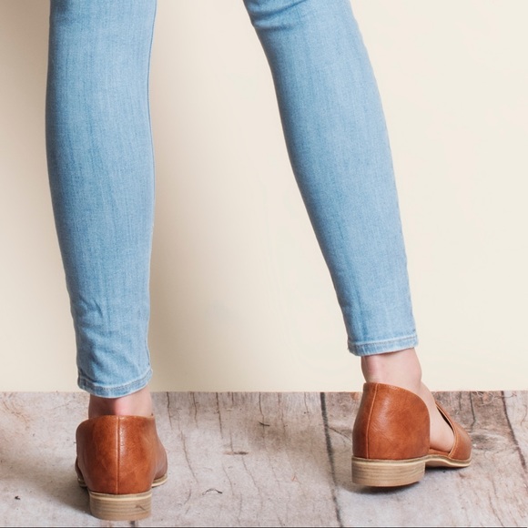 Cut Out Cognac Flats - Picture 3 of 4