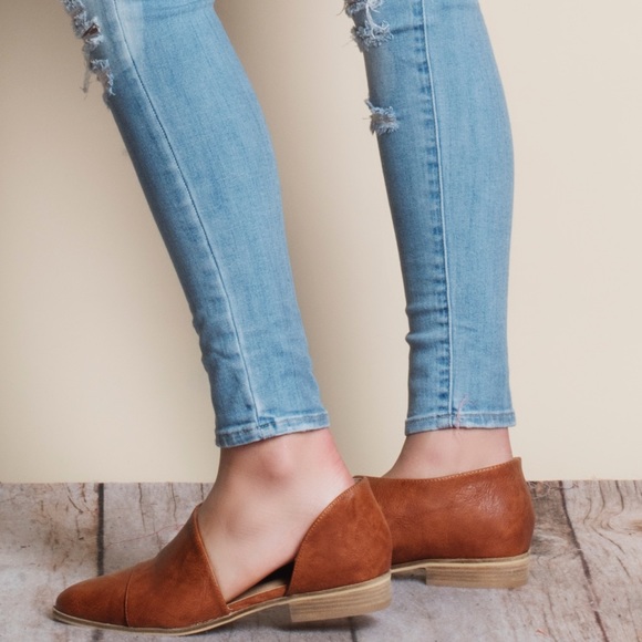 Cut Out Cognac Flats - Picture 4 of 4