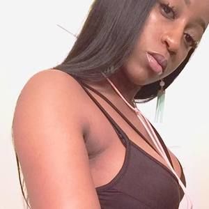 Meet your Posher, Camisha