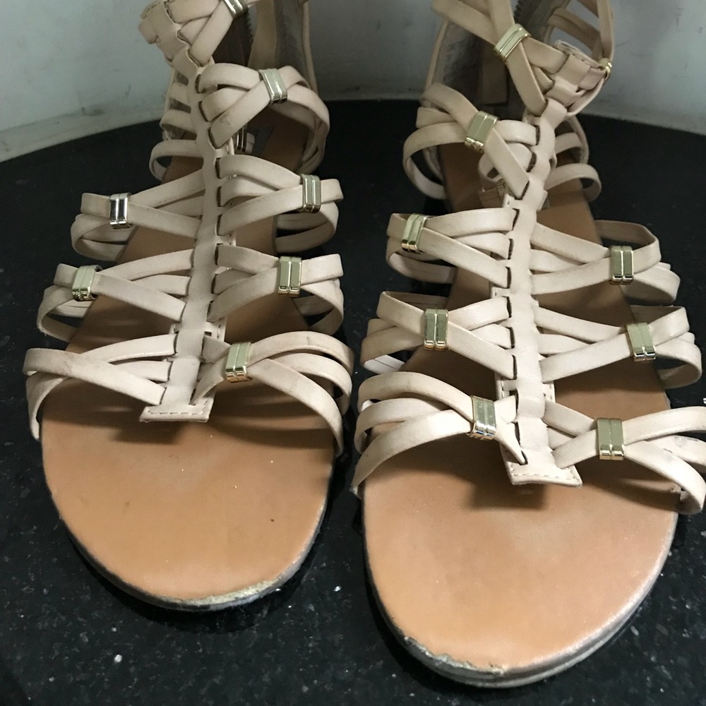 Steve Madden Crete Sandals in beige with zipper