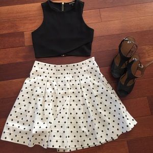 Express black crop top w geometric back, zipper XS