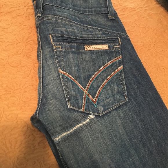 Very cute boot cut William Rast jeans - Picture 2 of 5