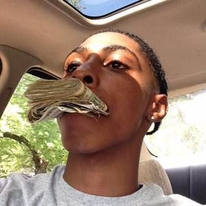 Meet your Posher, Clinton