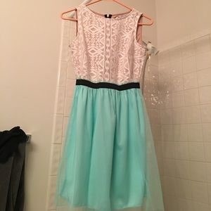 Ivory lace and green chiffon dress size 3