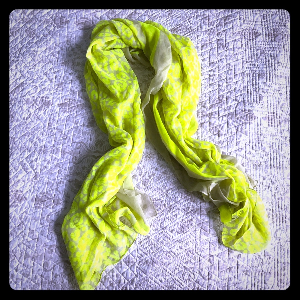 Scarf - Picture 1 of 3