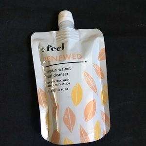 Deluxe sample - walnut pumpkin cleanser