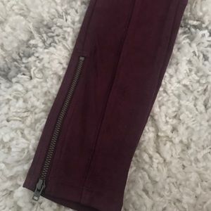 New EXPRESS purple/maroon suede leggings, size XS