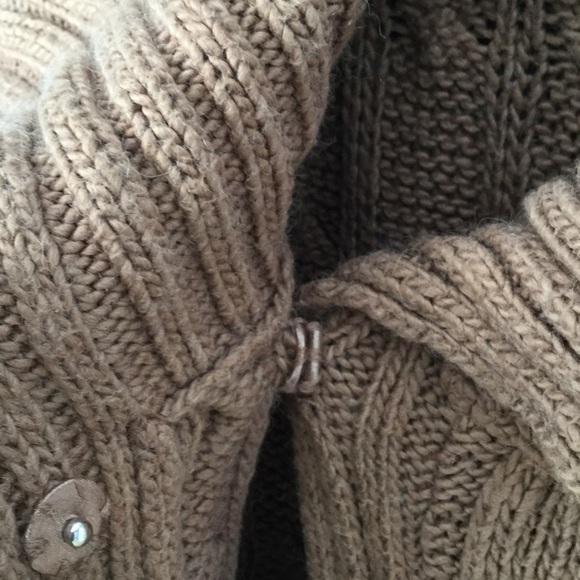 Chico’s Long sleeveless sweater. Size 2 or 14 - Picture 5 of 8