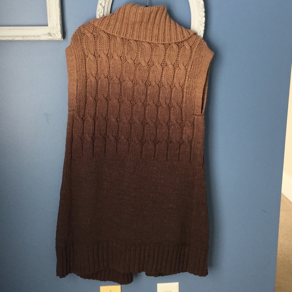 Chico’s Long sleeveless sweater. Size 2 or 14 - Picture 7 of 8