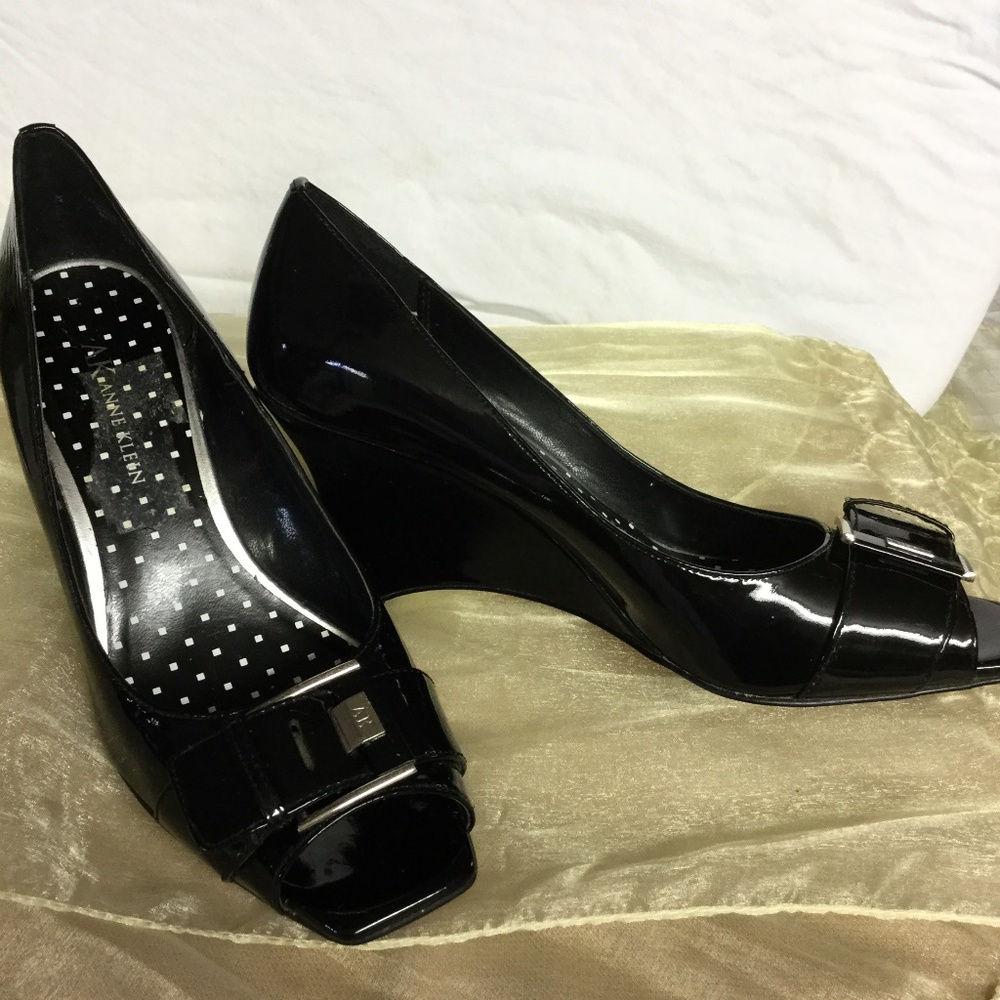 patent leather shoes
