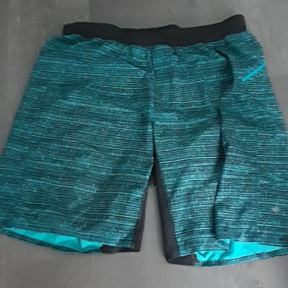 Lululemon teal assert shorts