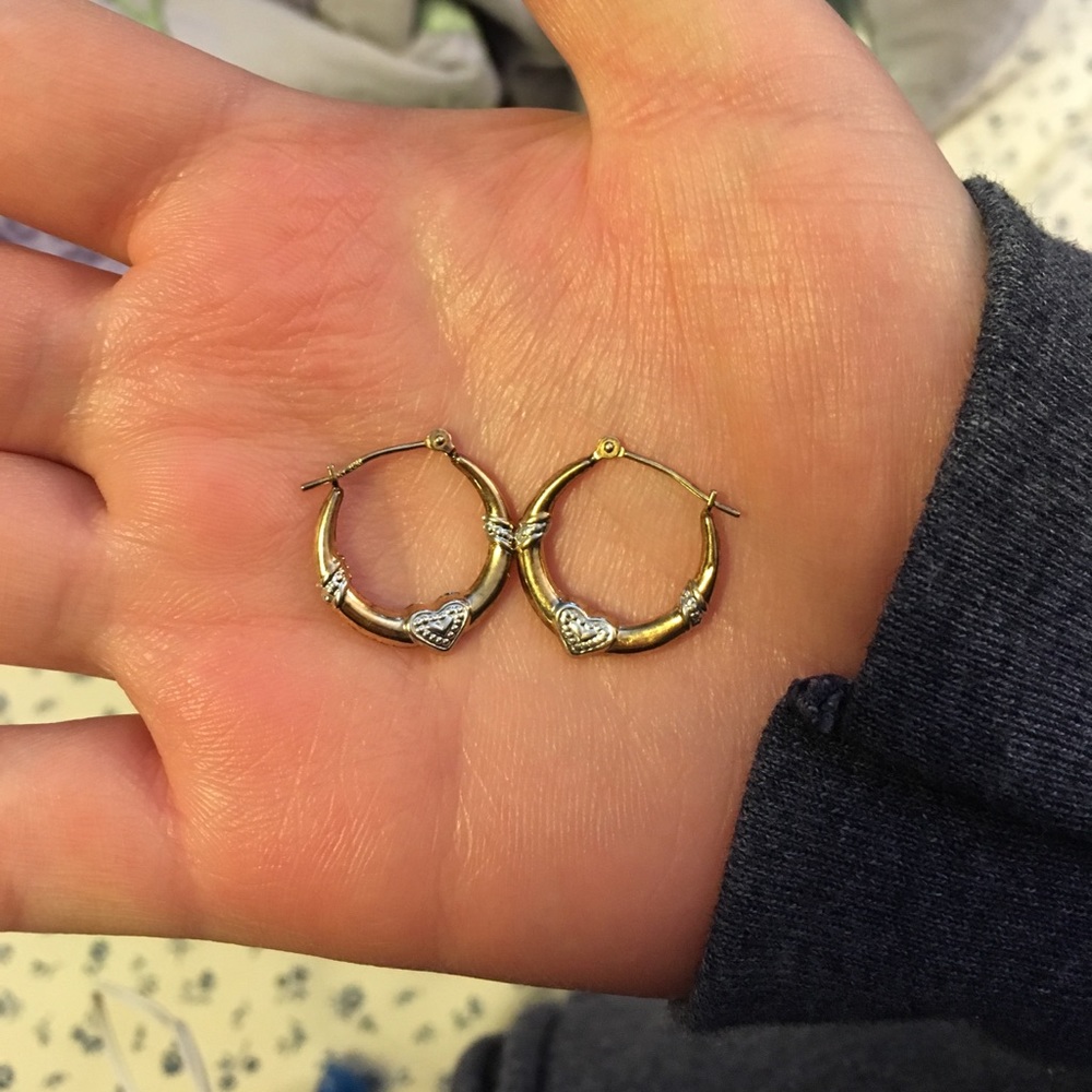 14kt gold hoop heart earrings