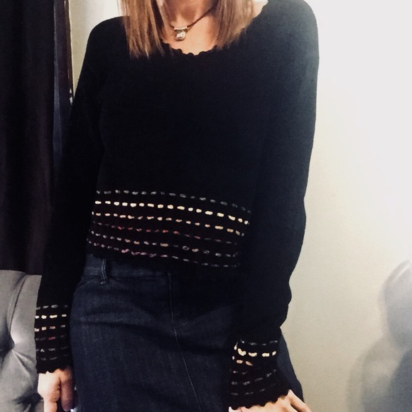 💲💲SOLD 💲💲Anthro OONA black crop sweater M - Picture 2 of 7