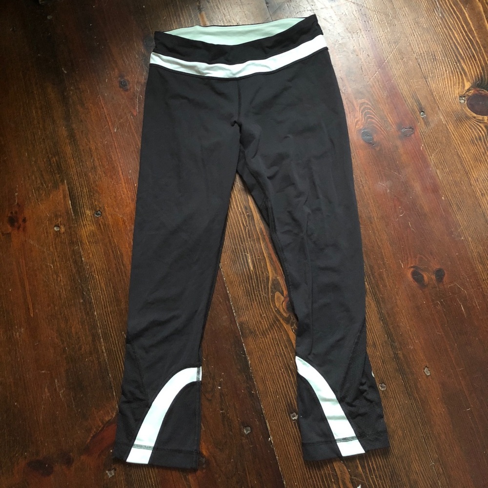 Lululemon inspire crop tight