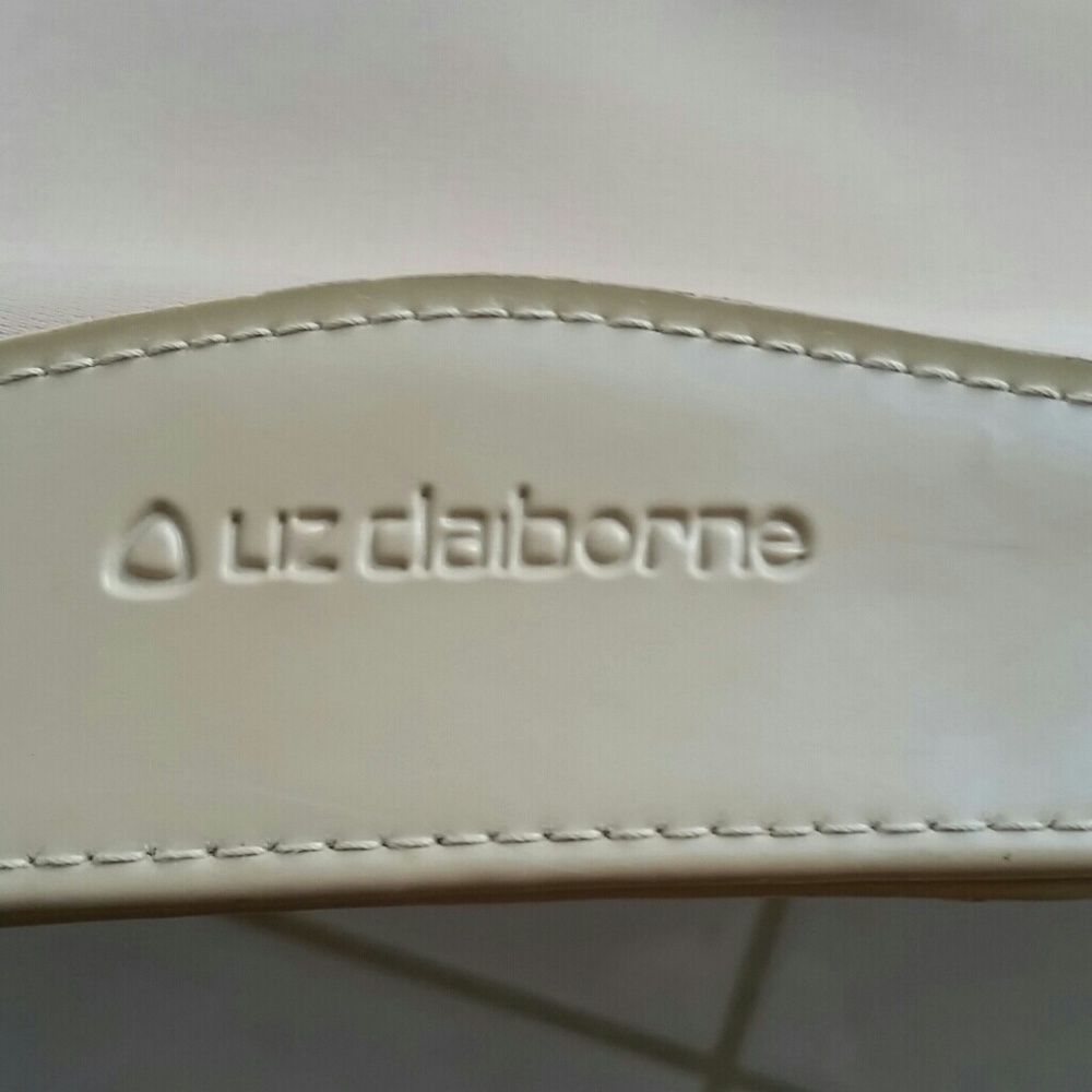 Womens beige Liz Claiborne purse - Picture 4 of 8