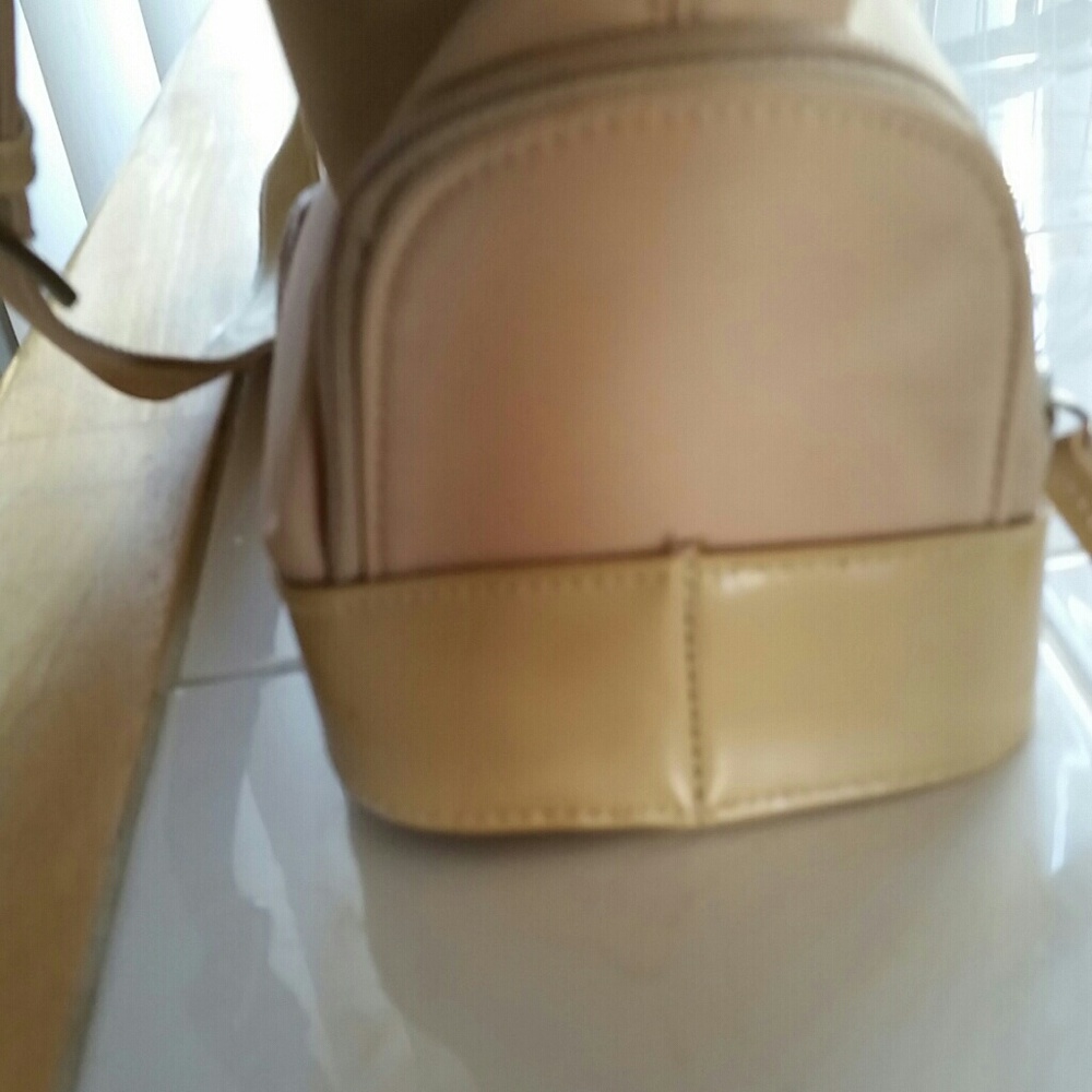 Womens beige Liz Claiborne purse - Picture 7 of 8