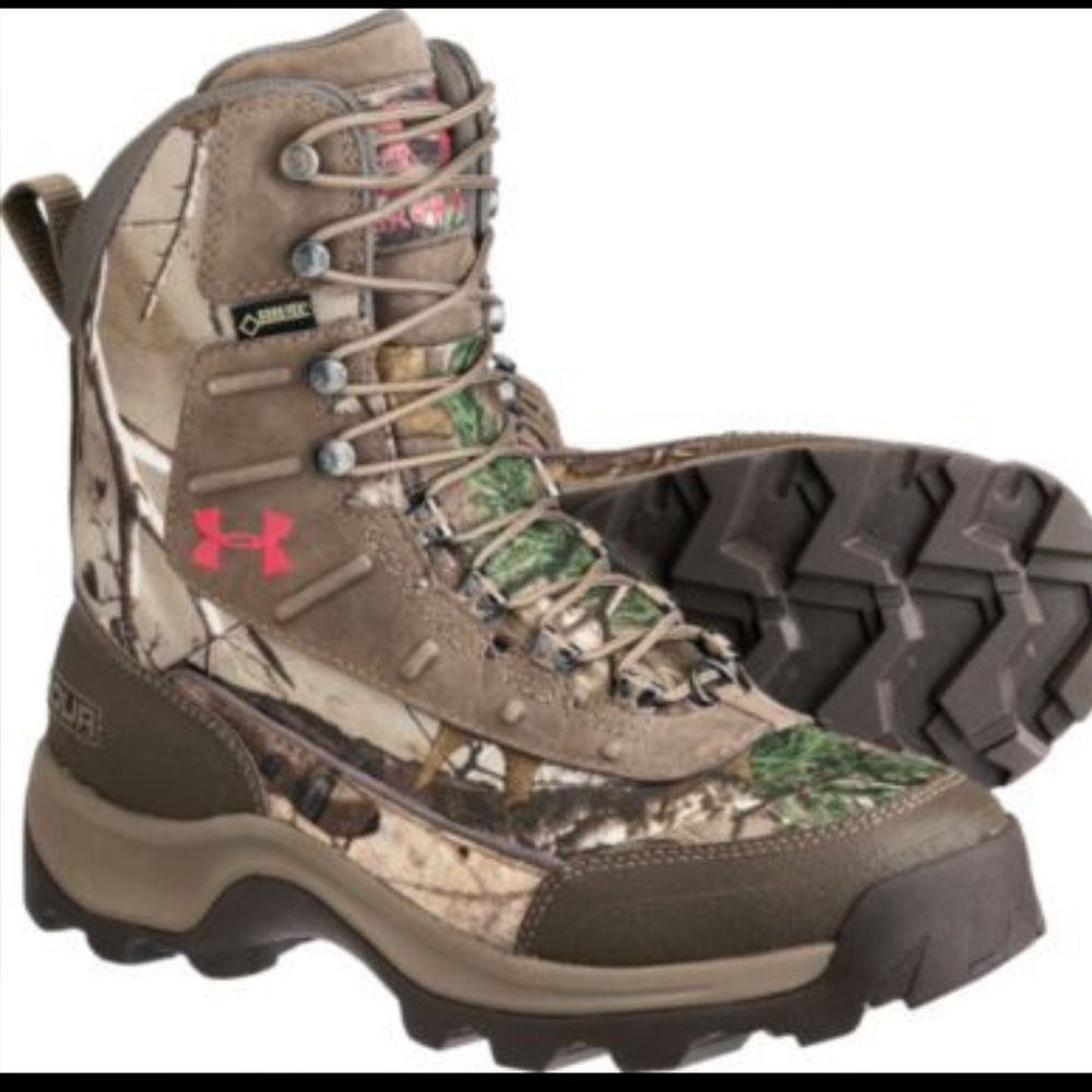 NWOT Under Armour camo women's hiking boots