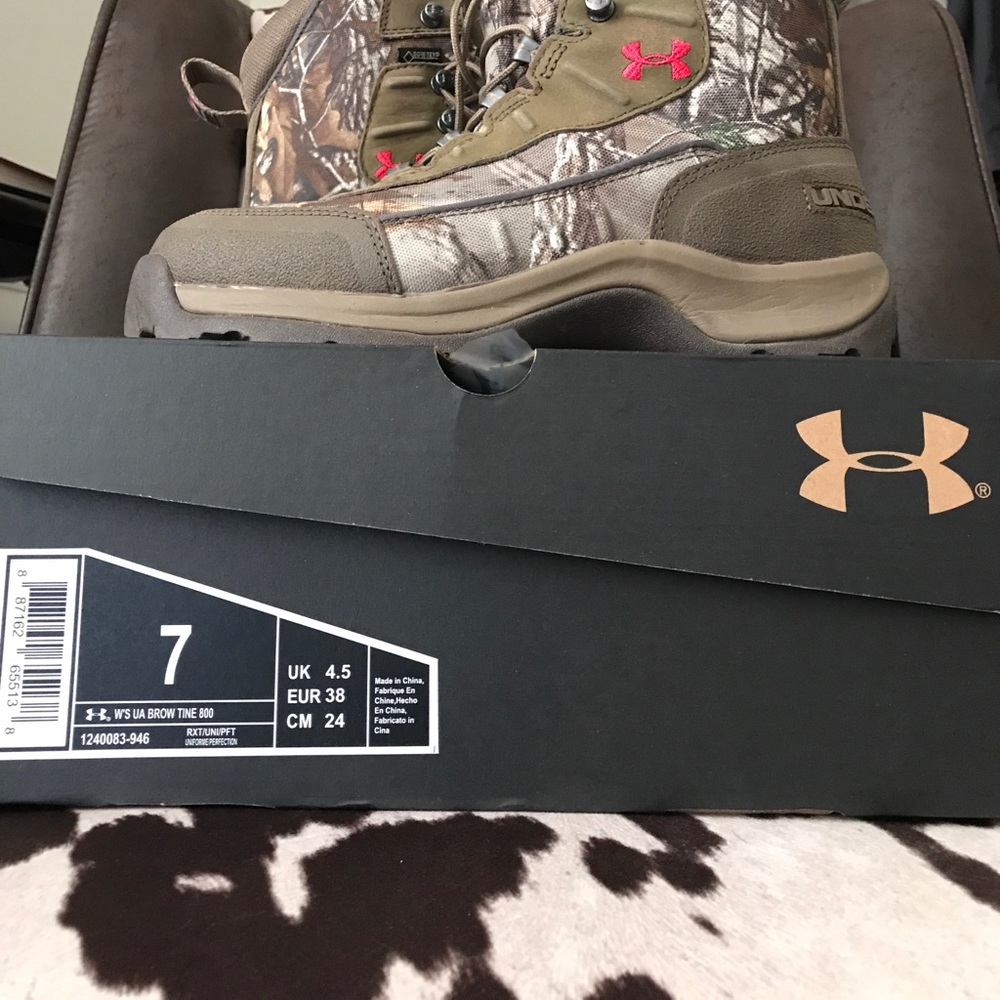 NWOT Under Armour camo women's hiking boots - Picture 2 of 6
