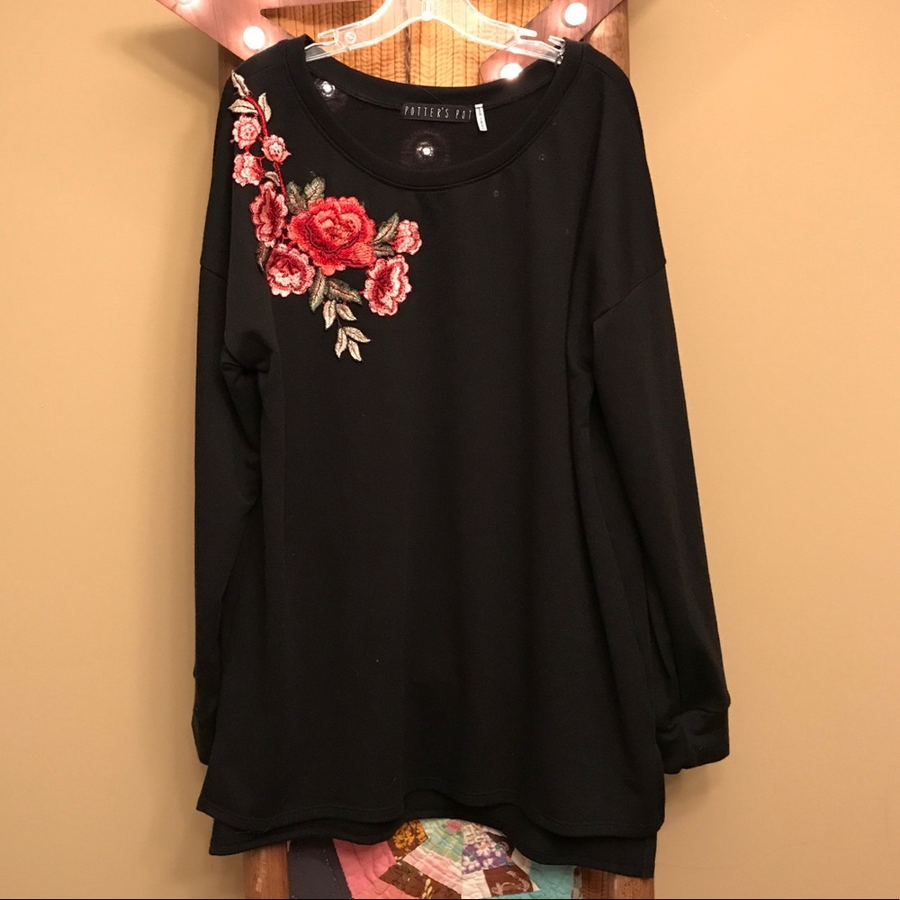 ❤️❤️CUTE SWEATER WITH FLOWER DETAIL❤️❤️