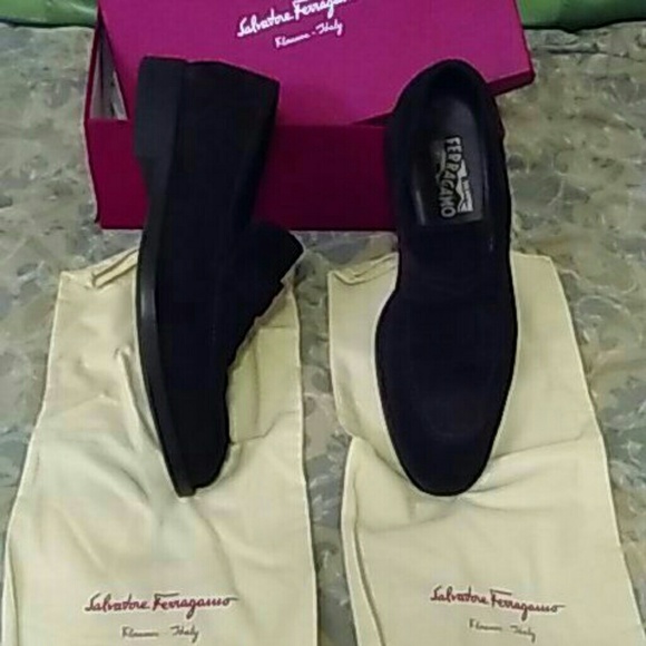 Dress shoes