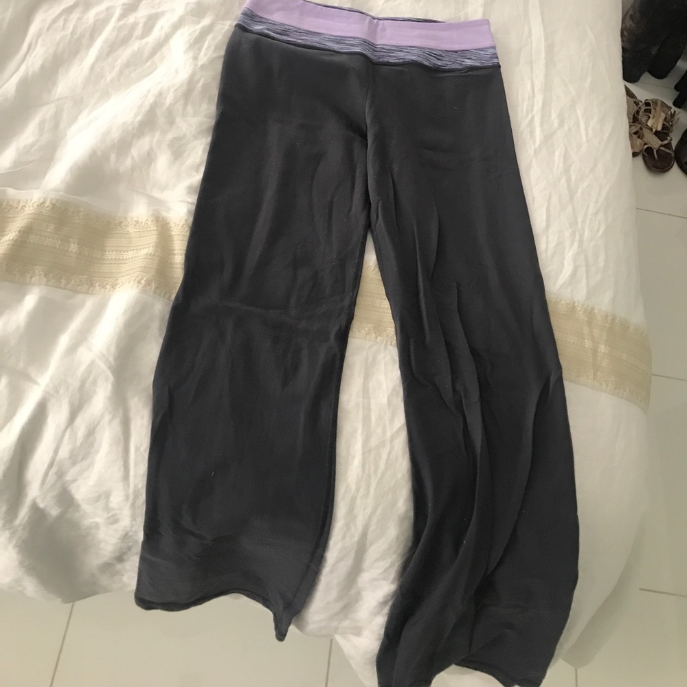 Lululemon yoga pants - Picture 2 of 3