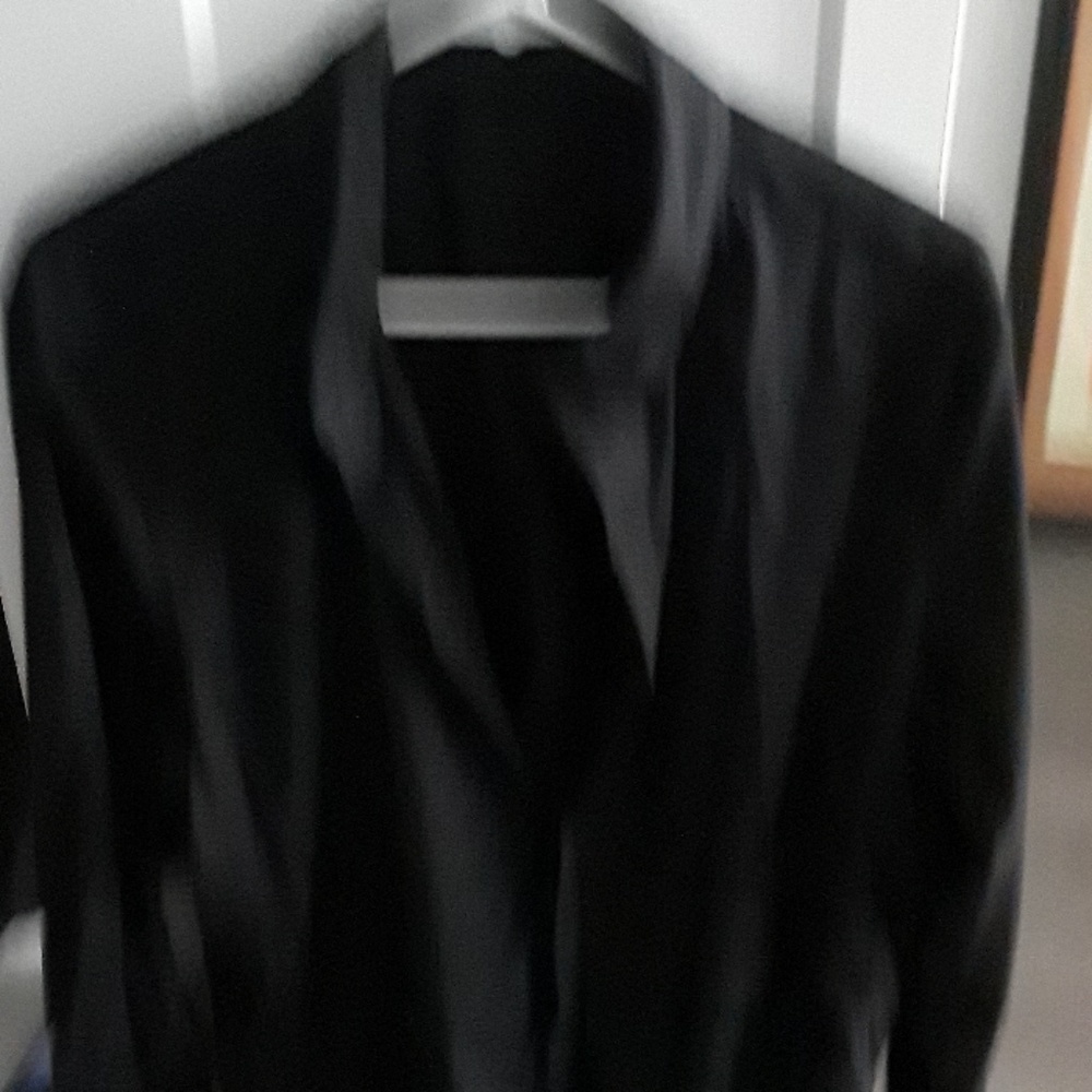 Lululemon black button down long sleeve