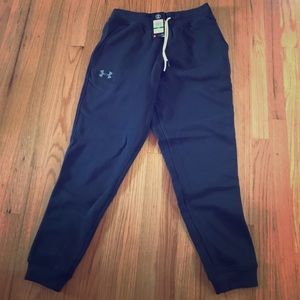 Men’s Under Armour sweatpants.