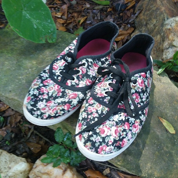 fashion sneakers - Picture 2 of 2