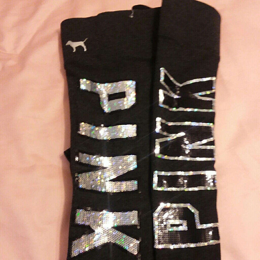 VS yoga pants