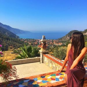 Meet your Posher, Güliz