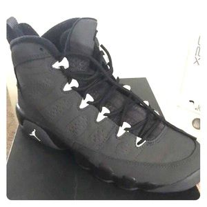 Jordan’s retro 9