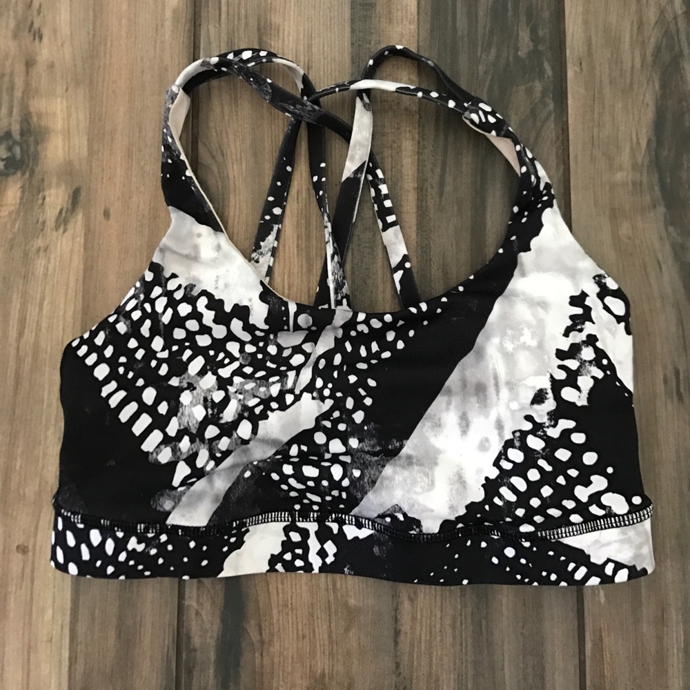 Brand New Lululemon Sports Bra size 4 💥🔥
