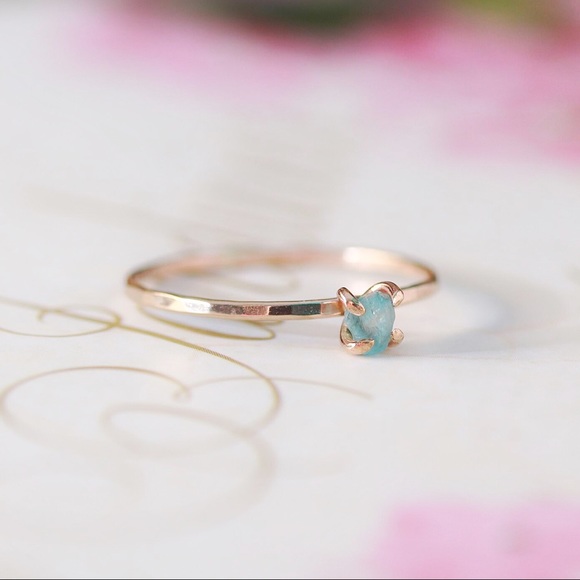 Handmade Dainty 14k Gold Raw Apatite Ring - Picture 3 of 4