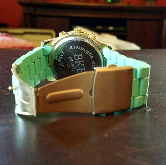 💜BKE Mint Green Circle Watch - Picture 2 of 7