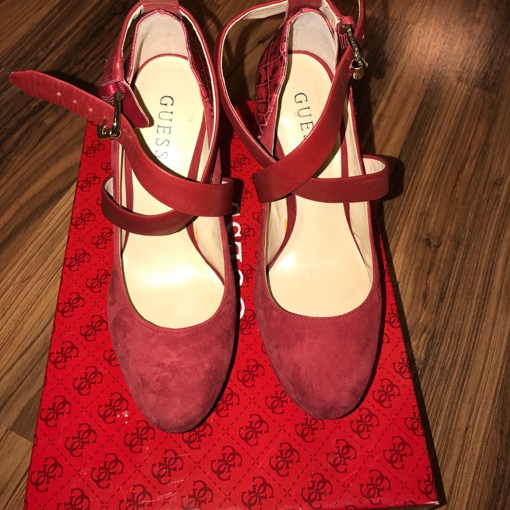 Red heels - Picture 3 of 7
