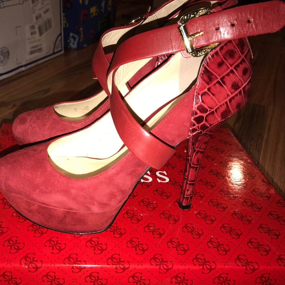 Red heels - Picture 4 of 7