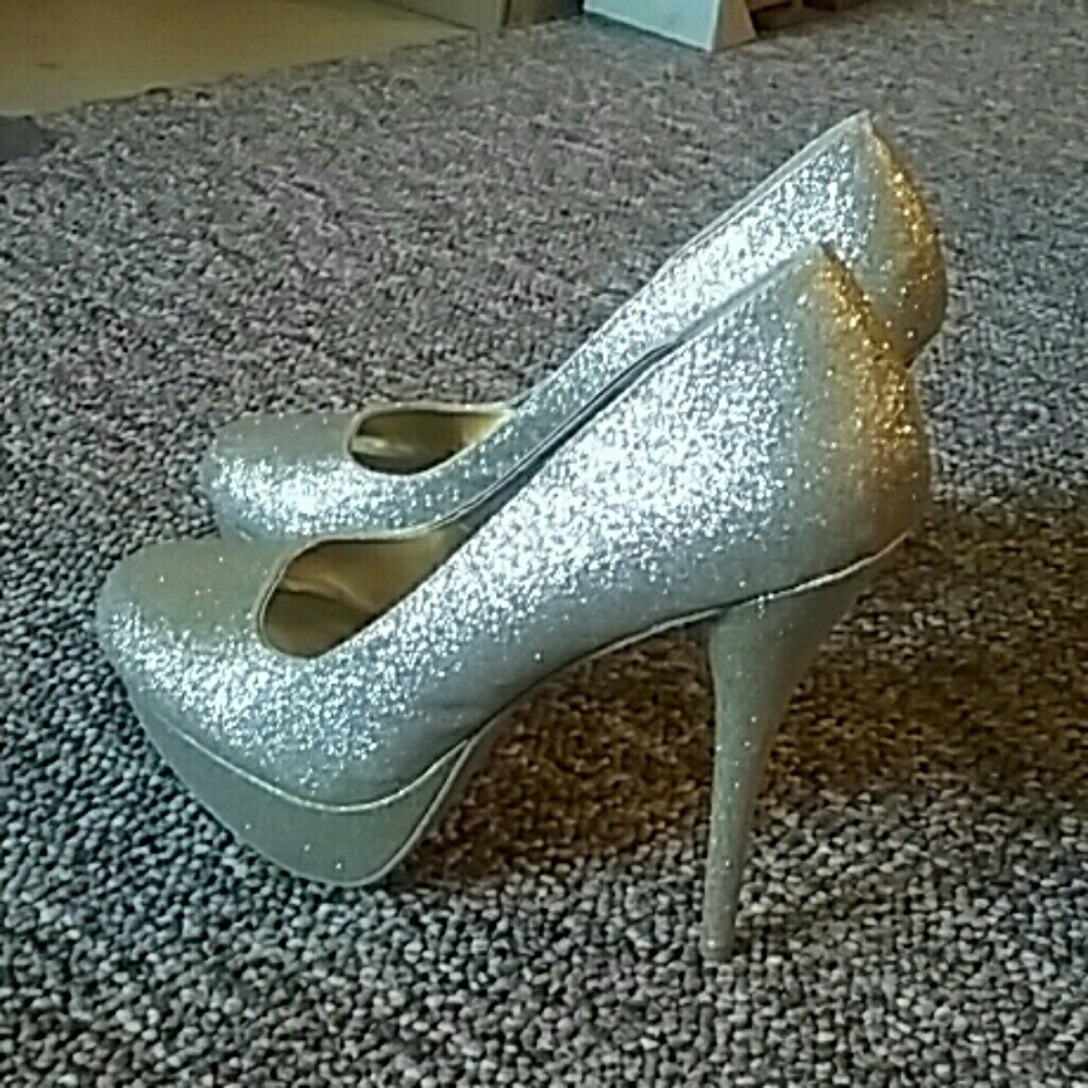 Sparkly gold deb heels sz 9