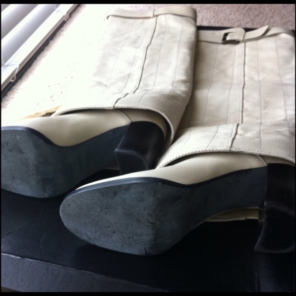 Chanel fold over boots - Picture 3 of 4