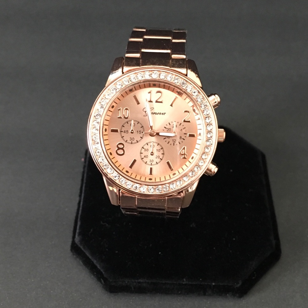 Beautiful rose gold fashion watch