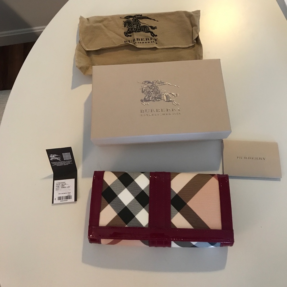 Authentic Penrose Nova Continental Burberry Wallet