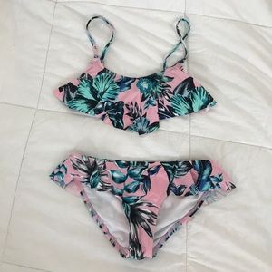 BILLABONG pink floral ruffle tank top bikini