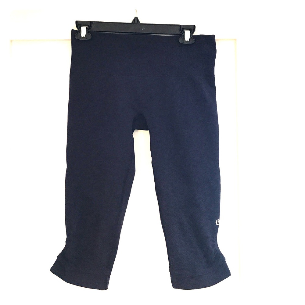 Lululemon Cropped Navy Leggings