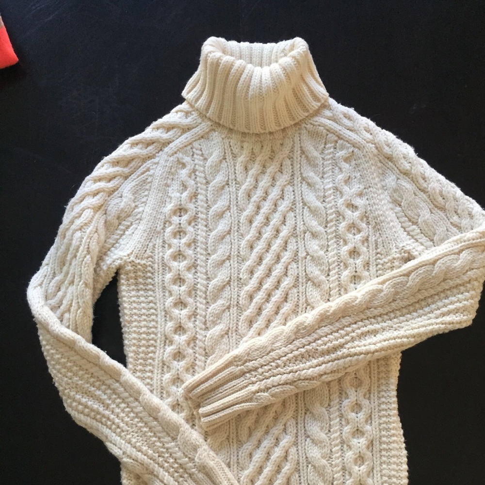 J Crew hand knit turtleneck sweater SMALL